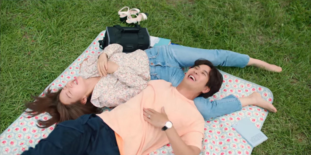 Eun Hee and Chan Hyuk have a blissful picnic in the park one afternoon